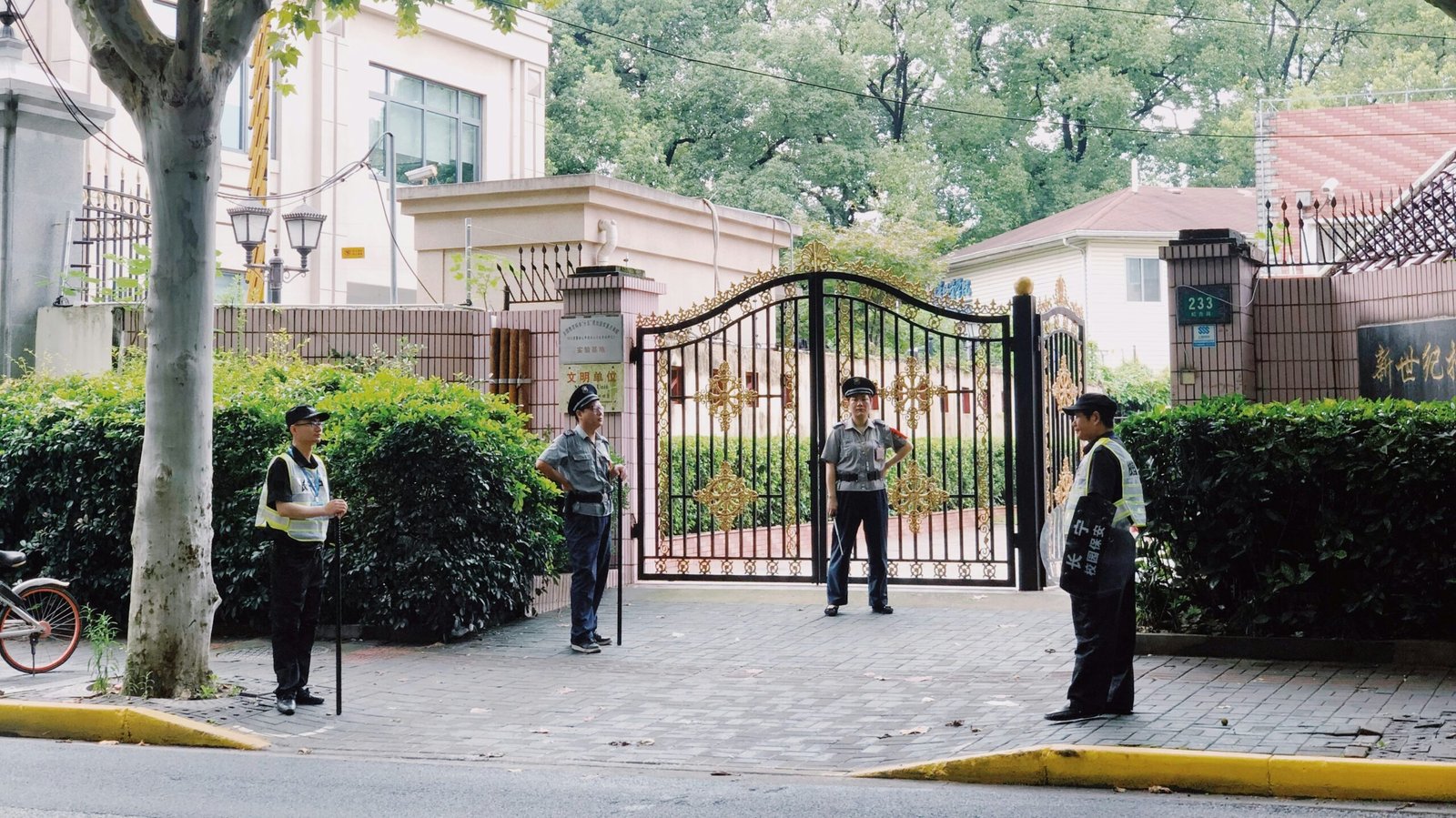 Why Apartment Complexes Should Hire Private Security Services